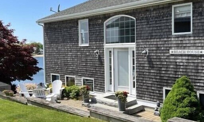 Buzzards Bay House | Waterfront Home with Spacious Deck and 4 Bedrooms