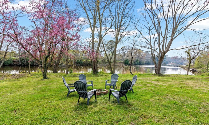 Cambridge House | WATERFRONT! HOT TUB! 4 BED/4 BATH CHARMING HOME IN THE HEART OF CAMBRIDGE