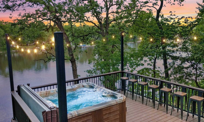 Edgerton House | Waterfront - Hot Tub - Sauna - Game Room - Pets