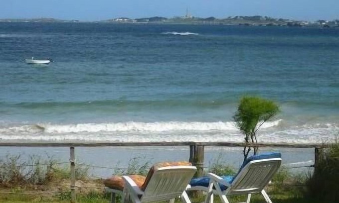 Santec House | Waterfront house near roscoff with breathtaking view of batz island