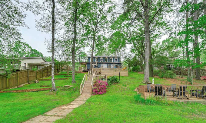 Negreet House | Waterfront House on Toledo Bend w/Private Dock!