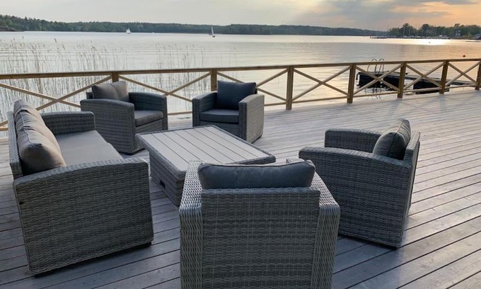 Bromma House | Waterfront house with jacuzzi & jetty in Stockholm