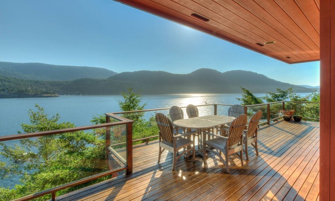 Eastsound House | Waterfront! - Incredible views; Private rocky beach; Gourmet Kitchen; Spa/Sauna