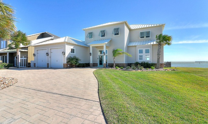 Rockport House | Waterfront infinity pool paradise with stunning sunset views at The Reserve