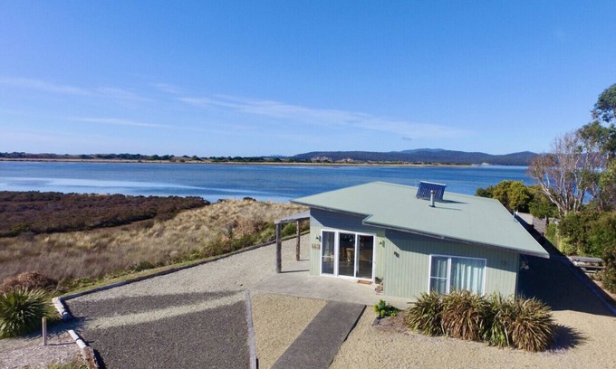 Marion Bay House | Waterfront 'Jemadda' Family Lodge