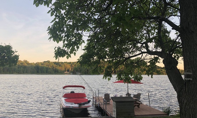 Hastings House | Waterfront Kawartha Sunsets! Year Round!
