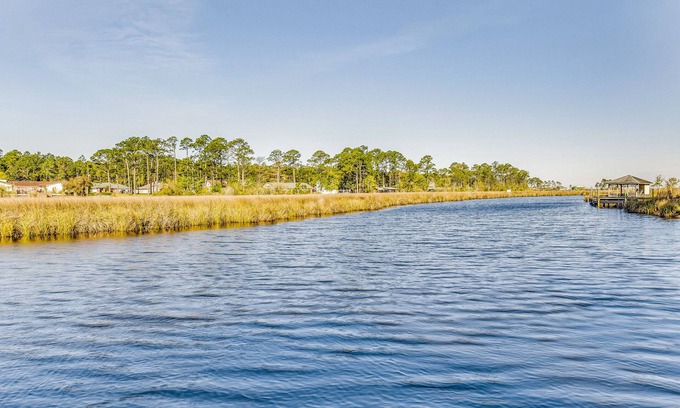 Florida Panhandle Apartment | Waterfront, Kayaks, Dog-friendly