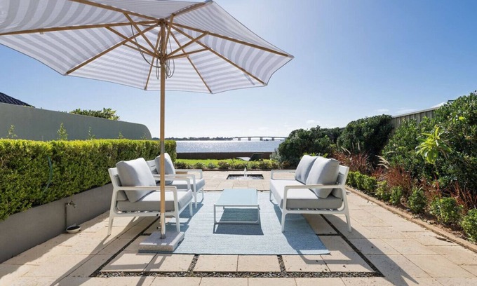 Sydney Apartment | Waterfront King Bed Courtyard Apartment