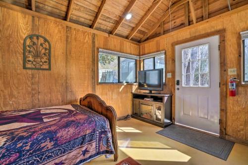 New Braunfels Apartment | Waterfront Lake Dunlap Studio Cabin with Dock