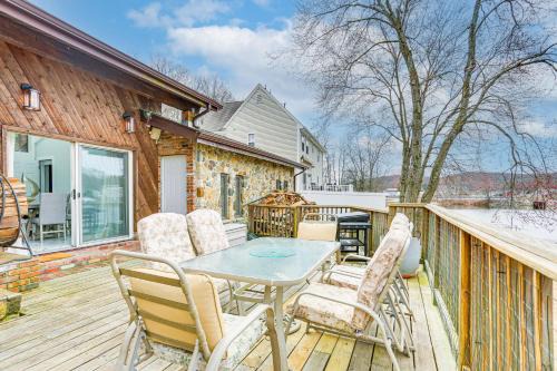 Lake Hopatcong House | Waterfront Lake Hopatcong Home with Boat Dock!