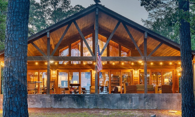 South Toledo Bend House | Waterfront Lake Haus at Indian Creek South Toledo Bend Kayaking, Fishing,Boating