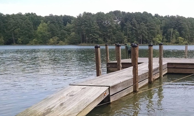 Manson House | Waterfront Lake Home - Private Dock & 1/4 Mile Beach - High Speed Wifi