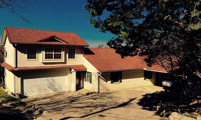 Lake Whitney House | Waterfront Lake House! Awesome Sunsets View!
