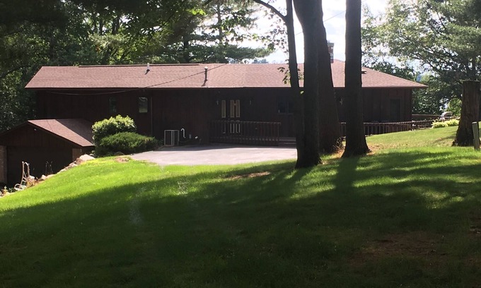 Tomahawk House | Waterfront Lake House on Scenic Lake Nokomis