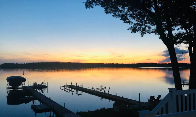 Cadillac Cottage | Waterfront Lake Mitchell Home w/ Sunset Views