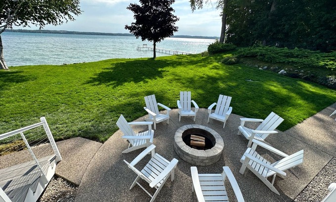 Elk Rapids House | Waterfront Lakehouse - Completely Remodeled - Watersports + Hot Tub