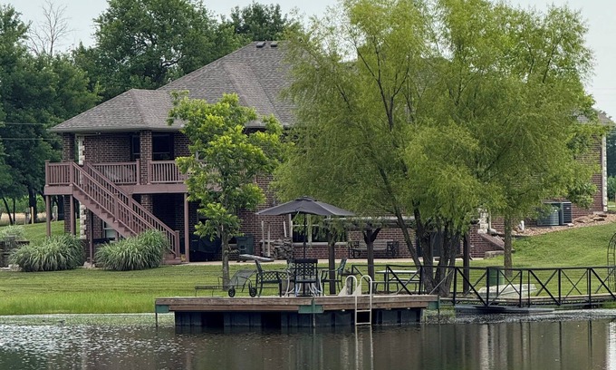 Crestline House | Waterfront large house with 2 outdoor living spaces on 40 acres with Winery.