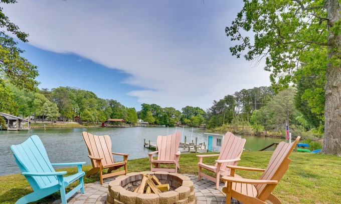Reedville House | Waterfront Little Wicomico Haven w/ Dock & Kayaks!