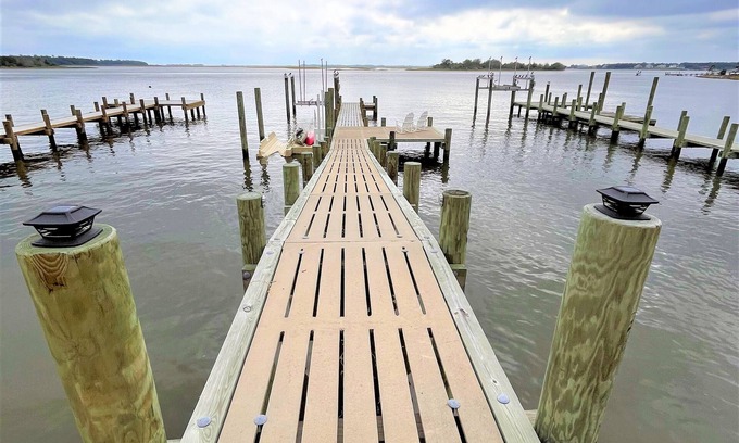 Swansboro House | Waterfront living - Captain's Cottage