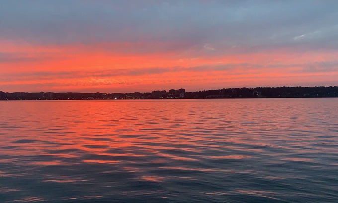 Barrie House | Waterfront living in fully renovated lakehouse