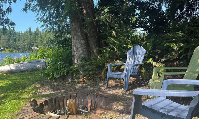 Ames Lake House | Waterfront living on a quiet lake. Pet Friendly.