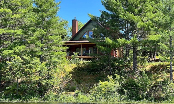 Arden Cottage | Waterfront Lodge | FirePit+Bunkie+Watercrafts+BBQ