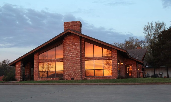 Alba House | Waterfront Lodge on Lake Fork