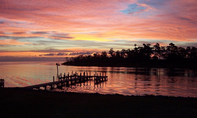 Engelhard House | Waterfront lodging on the Pamlico Sound Outer Banks North Carolina
