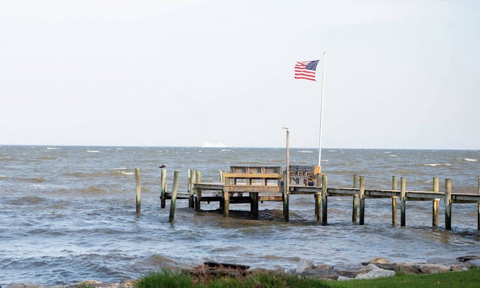 North Beach House | Waterfront lux cottage with amazing views near DC