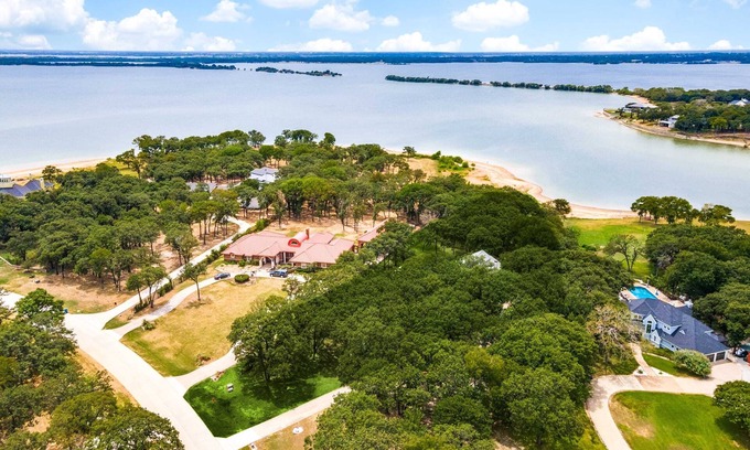 Lakewood Village House | Waterfront Luxury Living with 4-BR, Pool and Views