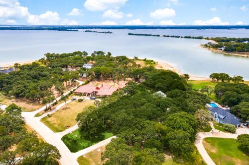 Lakewood Village House | Waterfront Luxury Living with 4-BR Pool and Views