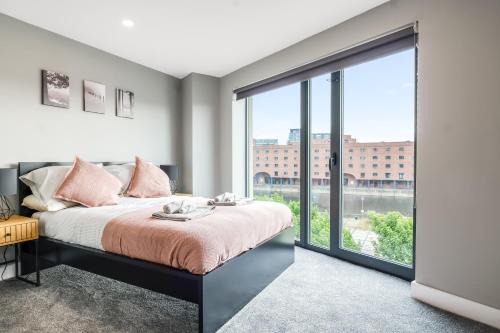 The Docks Apartment | Waterfront Luxury Apartment
