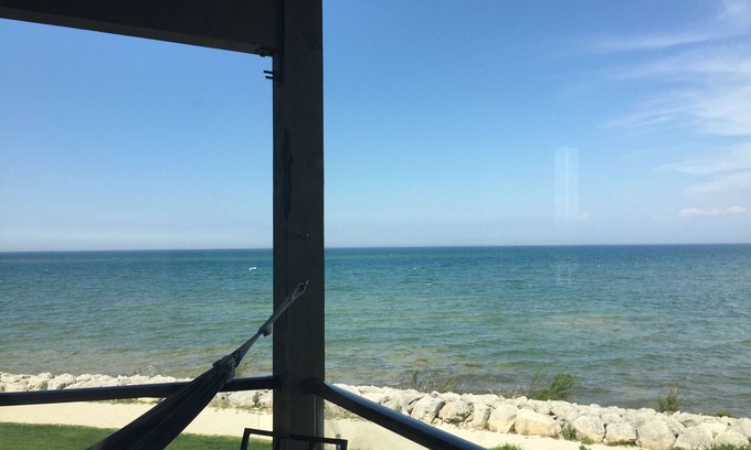 Collingwood Condo | Waterfront Luxury Condo 2 Bedroom 2 Bath