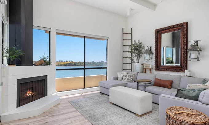 Carlsbad Apartment | Waterfront Luxury Condo - Relaxing Escape