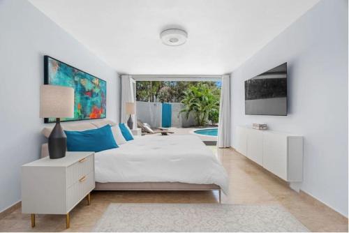 Sabana Abajo House | Waterfront Luxury Home with Dock in San Juan