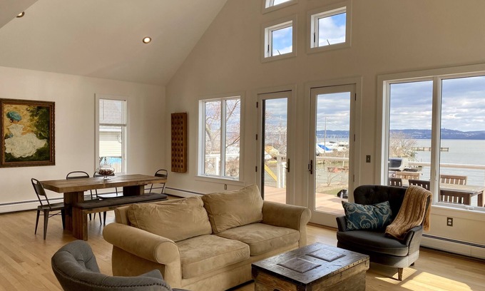 Town of Orangetown House | Waterfront Luxury in Town