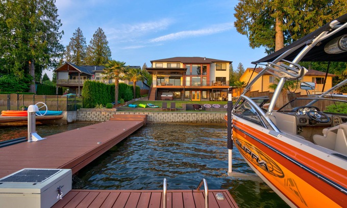 Bonney Lake Apartment | Waterfront Luxury: Private Deck Lake Tapps