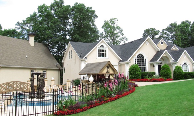 Buford House | Waterfront Luxury: Refreshing Your Soul w/Your Own Oasis In the Midst of It All