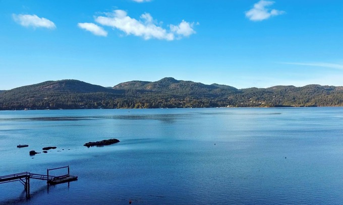 Juan de Fuca Electoral Area House | Waterfront Luxury Retreat
