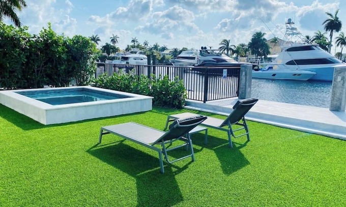Lauderdale Harbours House | Waterfront & Marble Heated Pool 1.3mi to ConvCtr