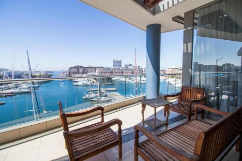 Victoria and Alfred Waterfront Apartment | Waterfront Marina 2 Bedroom Yacht View