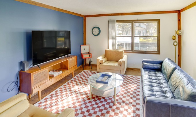Brooklyn Cottage | Waterfront Michigan Abode - Deck, Grill & Fire Pit