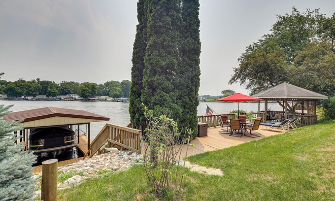 Monticello House | Waterfront Monticello Home w/Fire Pit & Deck!