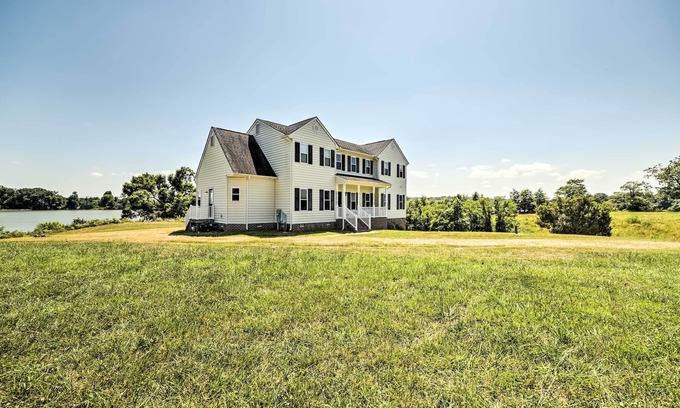 Mount Holly House | Waterfront Montross Home w/Private Boat Slip!