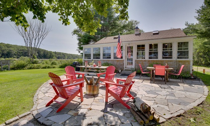 Nobleboro Cottage | Waterfront Nobleboro Cottage w/Kayaks & Boat Dock