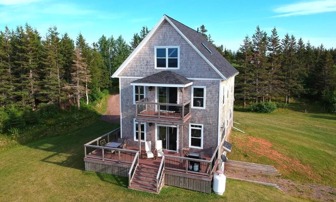 Oyster Bed House | Waterfront, North Shore, close to beaches & city, sleeps 10