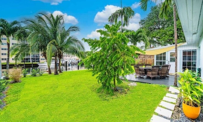 Lauderdale Harbours House | Waterfront Oasis Near Las Olas