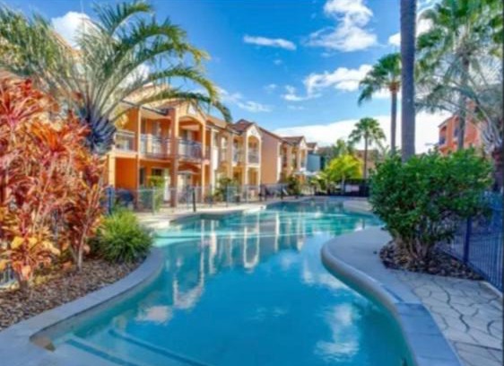 Gold Coast House | Waterfront oasis marina style