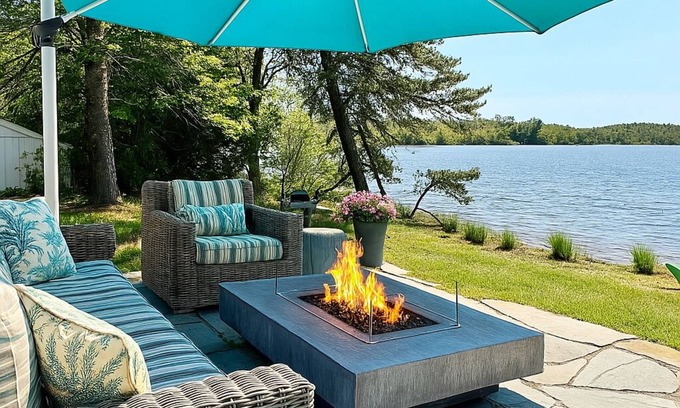 Brewster House | ★Waterfront & on Bike Path★Firepit ★Private beach★Bikes★Kayaks★Sm.dog OK💥Sunsets