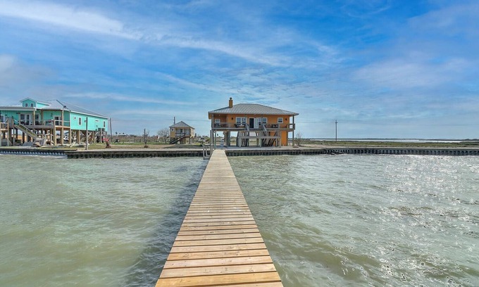 Taft House | Waterfront on Copano Bay with private pier! Hottub! Amazing views! Firepit!